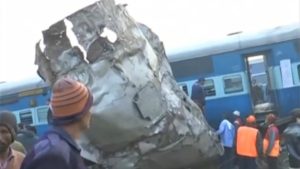 patna-indore-express-derailed-kanpur