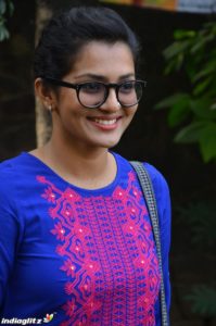keralanews parvathi to make a debut in bollywood with irfan ghan