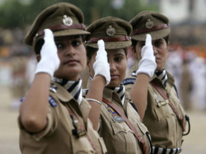 keralanews kadavanthra police station under ladies control