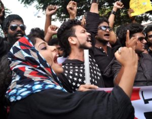 keralanews kiss of love in marine drive