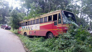 keralanews ksrtc bus lost control