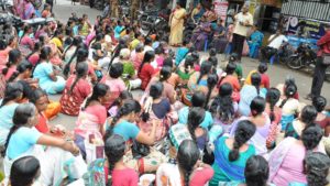 keralanews ankanawadi-workers-conduct-dharna