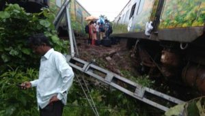 keralanews duronto express derailed in maharashtra