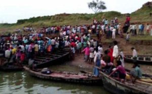 keralanews 15 people were killed in a boat accident in yamuna river