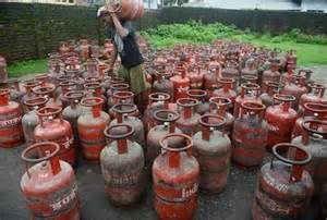 keralanews lpg workers started strike in kannur