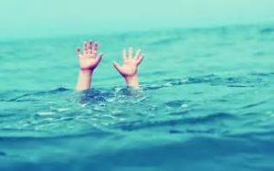 keralanews plus one student dies after drowning in pond