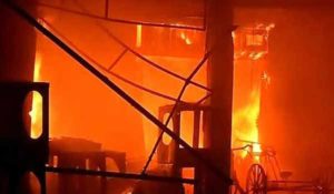 keralanews fire in textile market godown in delhi one died