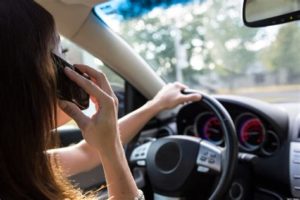 keralanews it is not illegal to drive while talking through mobile phone