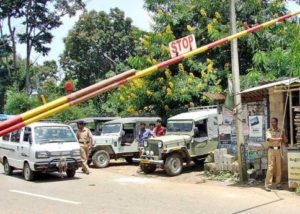 keralanews karnataka assembly election strict vehicle inspection in makkoottam