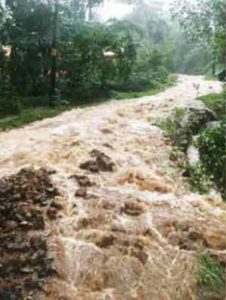 keralanews three died in landslide in kozhikkode karinchola