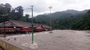 keralanews flood patients trapped in aranmula st thomas hospital