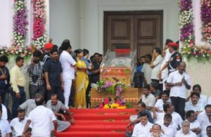 keralanews karunanidhis funeral will held at chennai mareena beach at six o clock today final journey begins