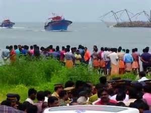 keralanews search continues for those who were missing when the ship hits the fishing boat in munambam