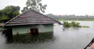 keralanews severe flood in kumarakom and thiruvarp peoples are shifted