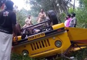 keralanews many students injured when a school bus fell into canal in thiruvananthapuram