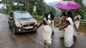 keralanews protesters blocked the women who came to visit sabarimala