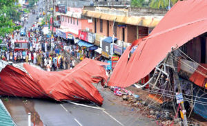 keralanews wide spread damage in heavy rain and cyclone chalakkudi