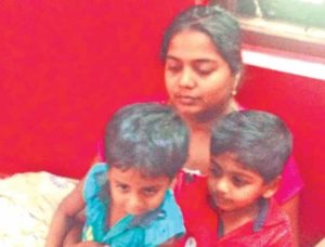 keralanews the wife and children of sanal who killed in neyyattinkara started strike infront of secretariate