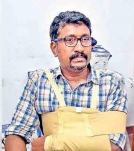 keralanews teachers hand injured when he was beaten by student