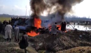 keralanews two pilots killed when fighter jet crashed in kashmir