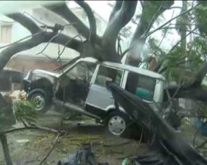 keralanews foni cyclone three died in odisha high alert issued (2)