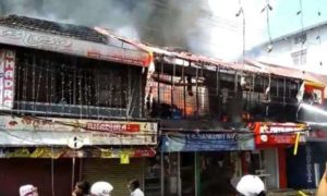 keralanews huge fire broke out in kochi four shops burned