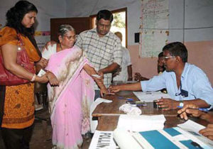 keralanews repolling is peaceful in kannur kasarkode districts and polling percentage decreases