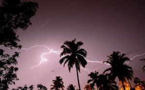 keralanews furniture shop burned in lightning in thalipparamba