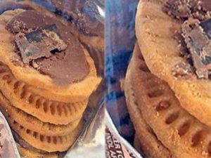 keralanews blade found inside cream biscuit
