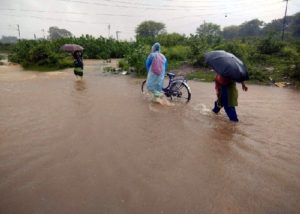 keralanews heavy rain leave for educational institutions in kasarkode districts