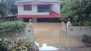 keralanews heavy rain in kannur river overflowing traffic disrupted