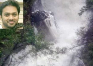 keralanews one killed and kerala man goes missing when car falls into gorge in pune