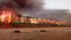 keralanews 16 killed as fire broke out in train in pakistan