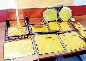 keralanews man from kasargod arrested for trying to smuggle gold saffron and banned tobacco products through kannur airport