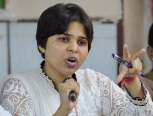 Mumbai: Leader of the Bhumata Brigade, Trupti Desai interacts with media in Mumbai on Wednesday. PTI Photo by Santosh Hirlekar(PTI4_20_2016_000190A)