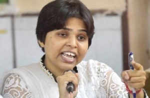 keralanews thripthi desai said that she informed the chief minister in advance about her visit to sabarimala