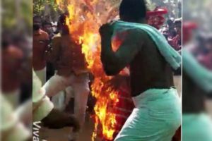 keralanews artist hospitalised caught fire while performing theyyam