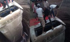 keralanews bus lost control and hit auto and fell into well 20 persons died in maharashtra