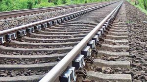 keralanews crack found in railway track in kannur transport interrupted