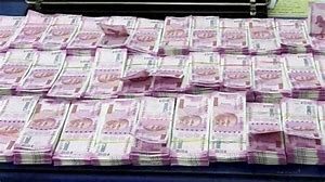 keralanews money worth rs 3 crore has been recovered from the autorickshaw and two arrested