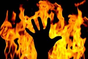 keralanews woman committed suicide indide the bank by setting herself ablaze in paravoor