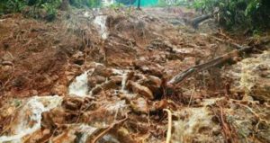 keralanews huge landslide in moonnar rajamala many trapped