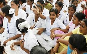 keralanews junior nurses in the medical colleges started indefinite strike demanding salary hike