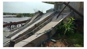 keralanews the beams of the new bridge being constructed for the thalassery mahe bypass collapsed