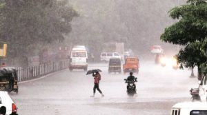 keralanews chance for new low pressure form in bengal sea heavy rain continue for four days yellow alert in six districts