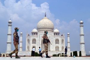 keralanews bomb threat taj mahal temporarily closed tourists evacuated