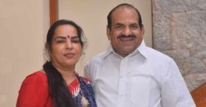 keralanews kodiyeri balakrishnans wife used one of the iphones bought by unitac md santosh eepan customs will question vinodini