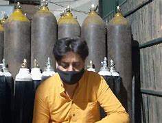 keralanews 48 oxygen cylinders seized from a house in delhi when country faces oxygen shortage house owner arrested