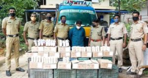 keralanews liquor smuggling in vegetable lorry nadapuram native arrested with 18 boxes of liquor