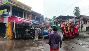 keralanews accident when lorry collided in kannur chalode three injured